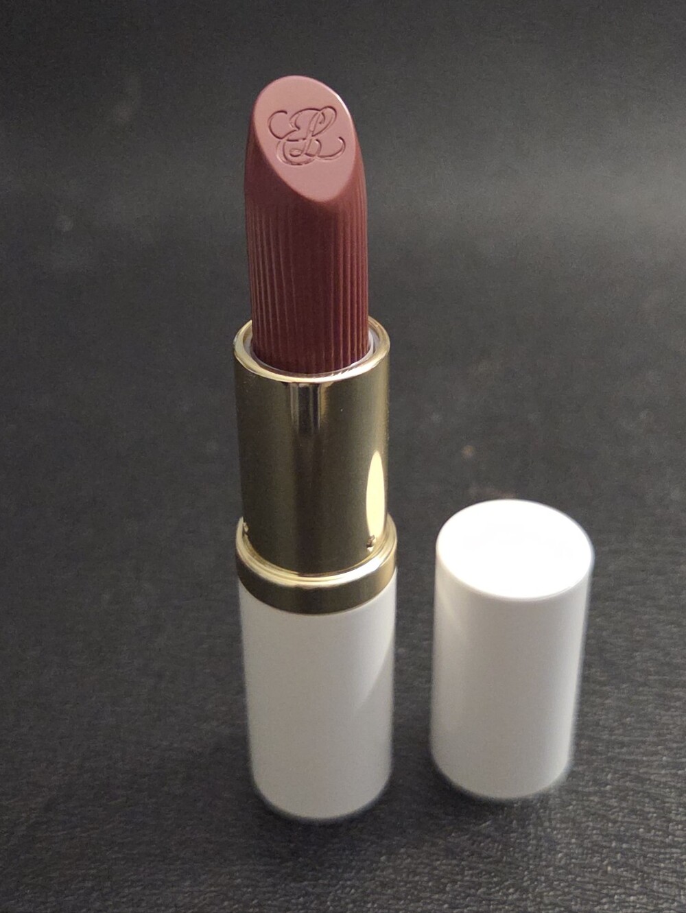 Estée Lauder Pure Color Lipstick Creme in 670 Bold Desires